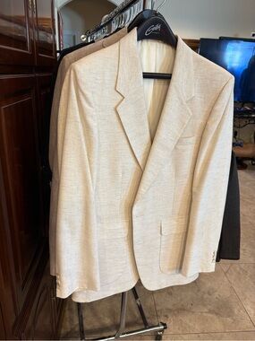Men's Cream Blazer - Classic Single-Breasted Sport Coat
